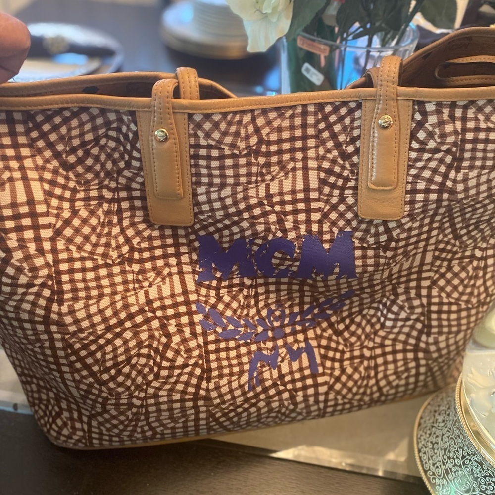 3 Piece Sale ๐MCM Tote Handbag Wallet - Picture 10 of 16